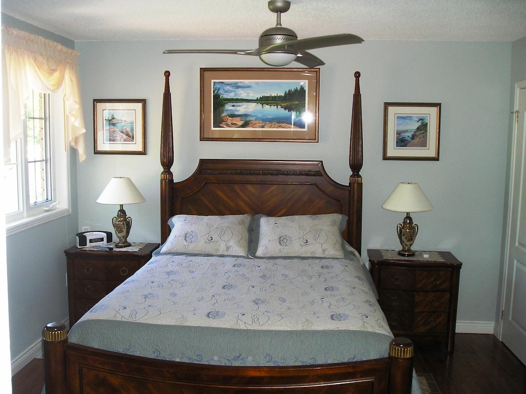 Tucked Inn The Harbour B&B Victoria Harbour Oda fotoğraf