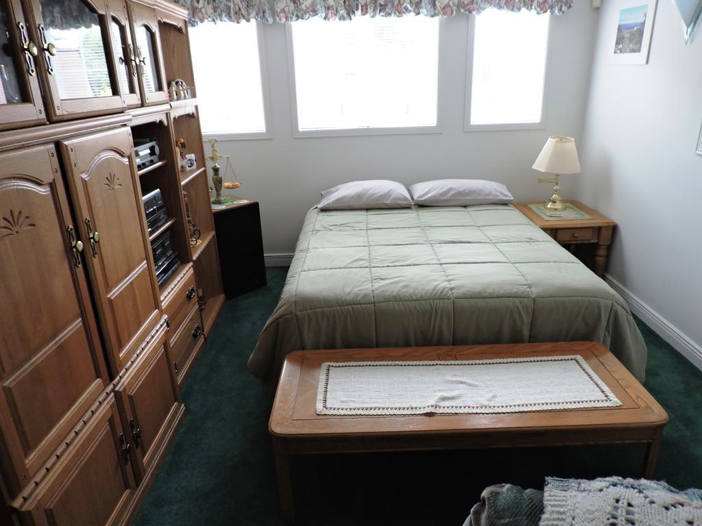 Tucked Inn The Harbour B&B Victoria Harbour Dış mekan fotoğraf