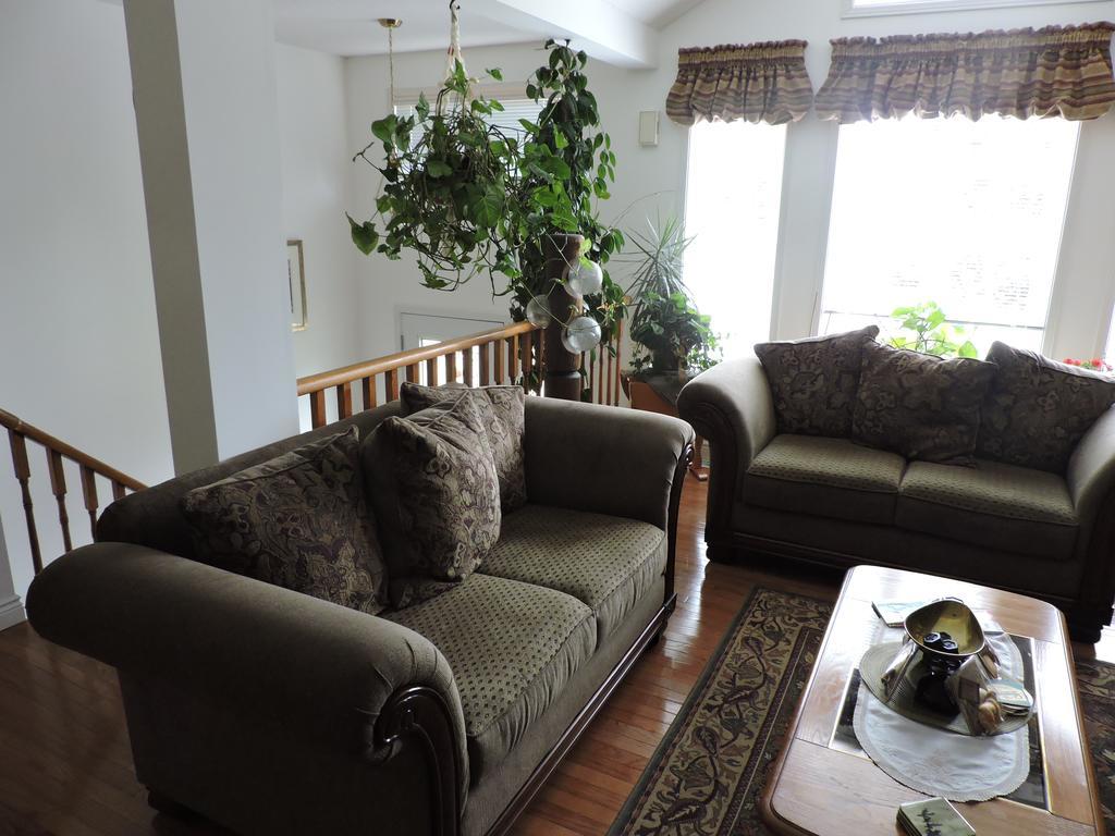 Tucked Inn The Harbour B&B Victoria Harbour Dış mekan fotoğraf