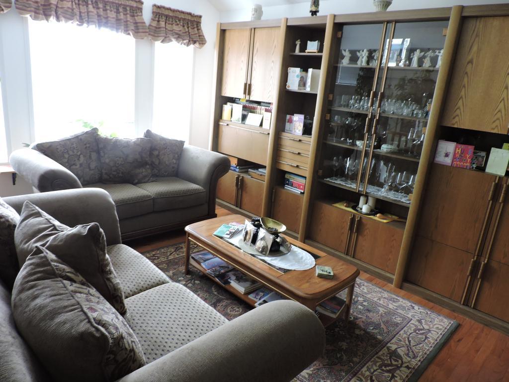 Tucked Inn The Harbour B&B Victoria Harbour Dış mekan fotoğraf