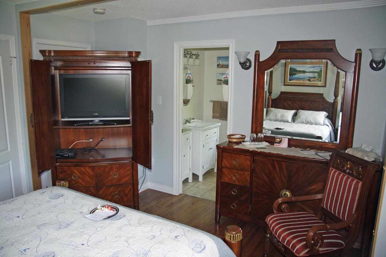 Tucked Inn The Harbour B&B Victoria Harbour Dış mekan fotoğraf