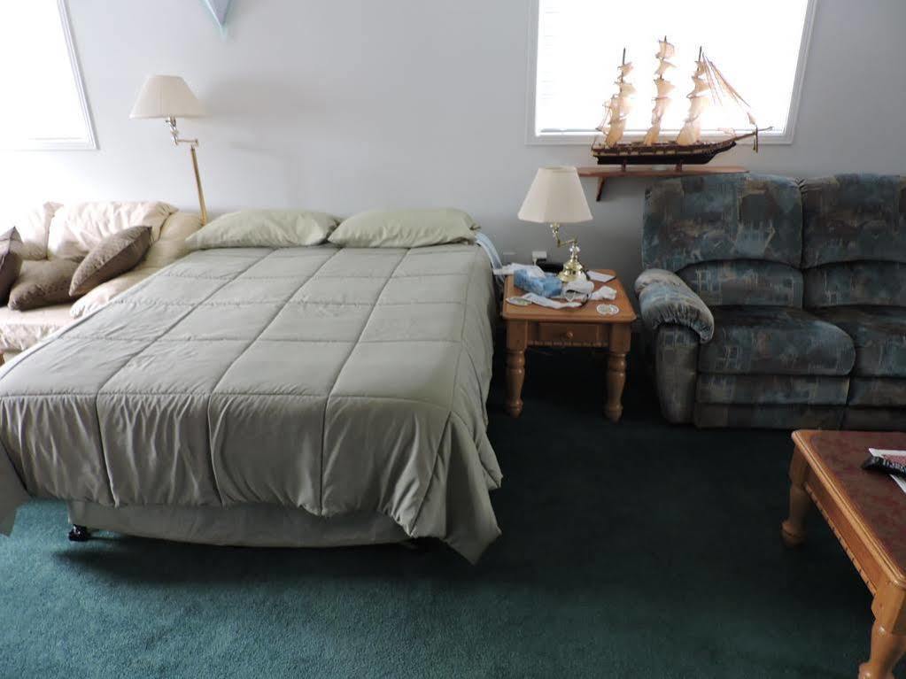 Tucked Inn The Harbour B&B Victoria Harbour Dış mekan fotoğraf